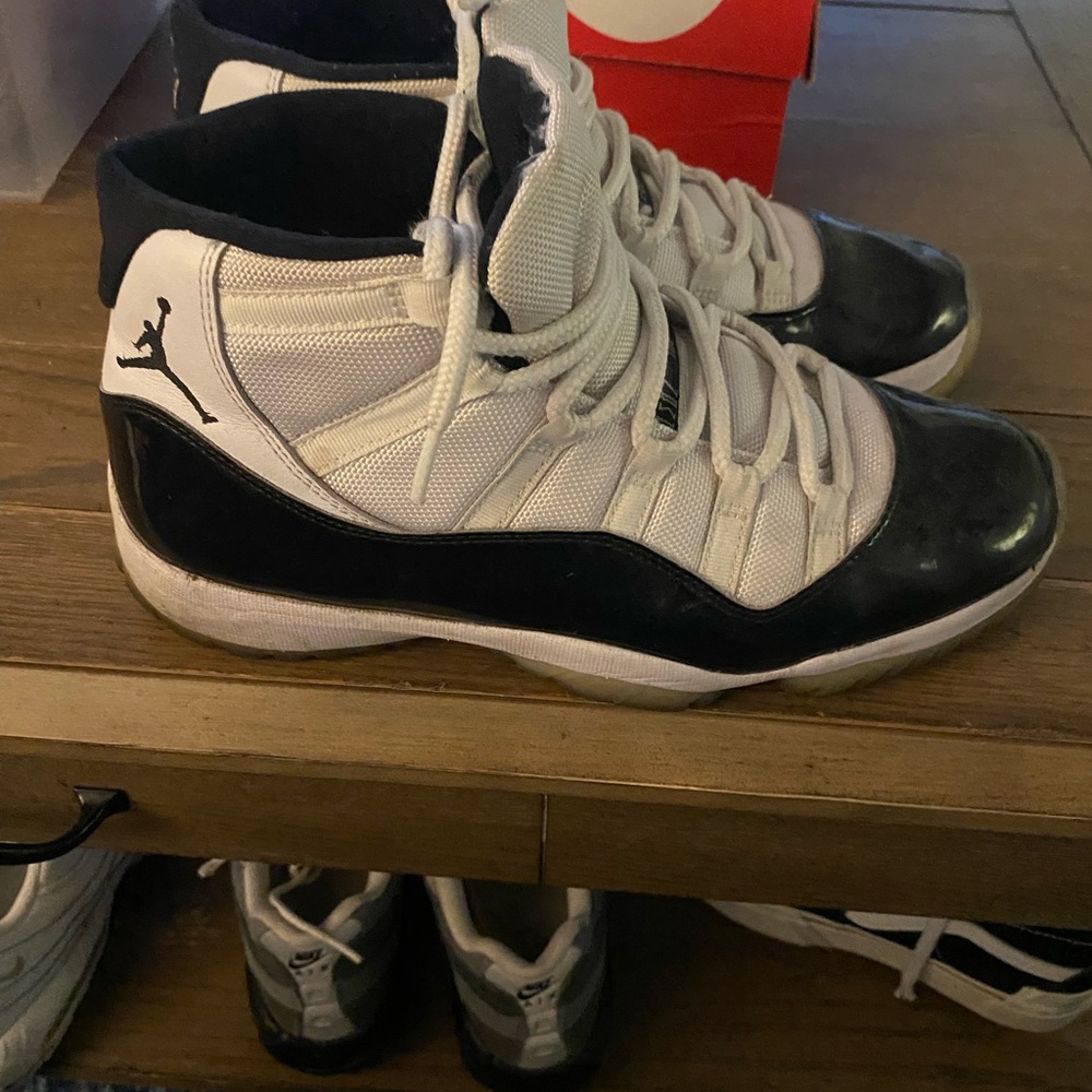 Jordan 11 Athletic Shoes - White and Black 100% authentic